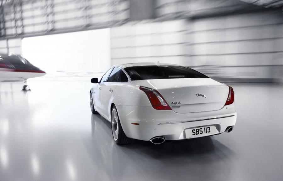  Jaguar XJ Ultimate 2012 года  (фото 46 из 54)